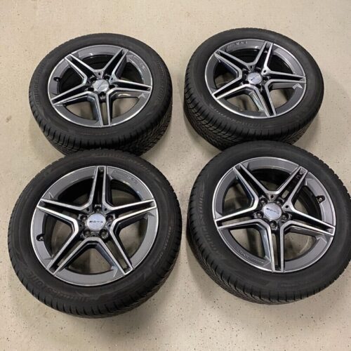 Mercedes-Benz rengassarja - Mercedes-Benz X247 X156GLB GLA, kuva 1