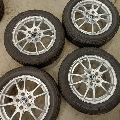 Mercedes-Benz rengassarja - Mercedes-Benz W246 A,B-sarja, kuva 1