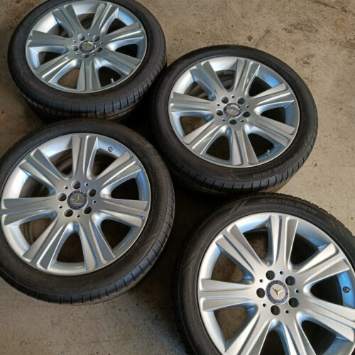 Mercedes-Benz rengassarja - Powerproof 245 45 ZR 19 102 Y , kuva 1