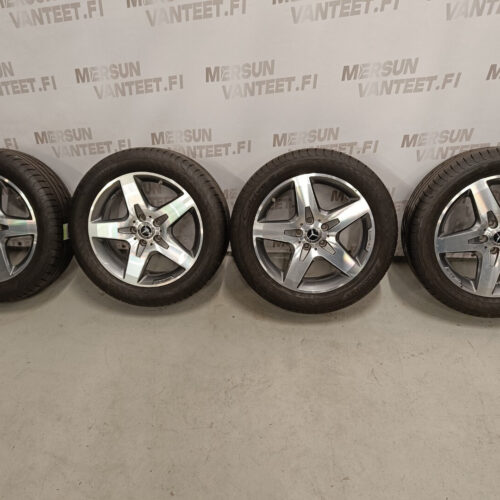 Mercedes-Benz rengassarja - Mercedes Benz W156 GLA, kuva 1