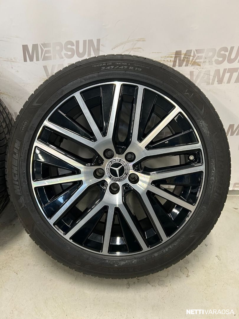 Mercedes-Benz rengassarja - Mercedes-Benz W213 All-terrain, kuva 2