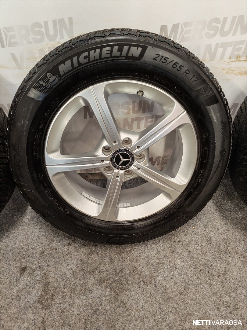 Mercedes-Benz rengassarja - A B CLA 17", kuva 3