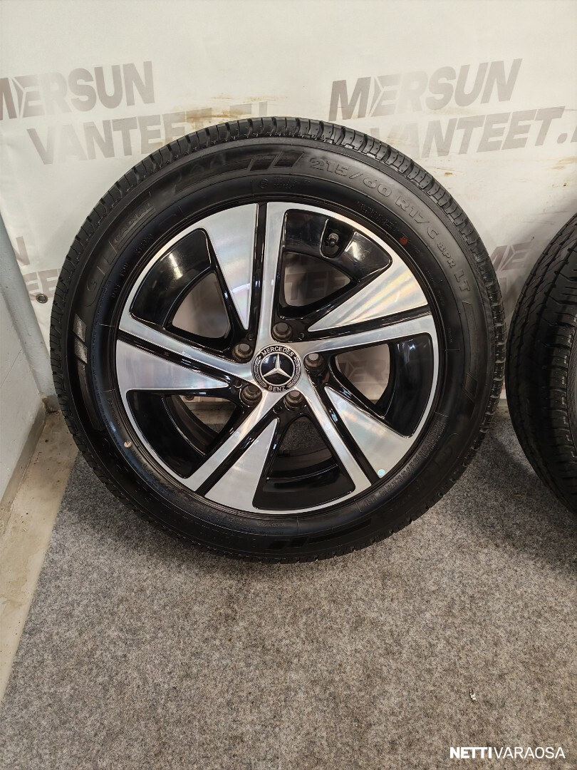 Mercedes-Benz rengassarja - EQV Uudet kitkat 17", kuva 5