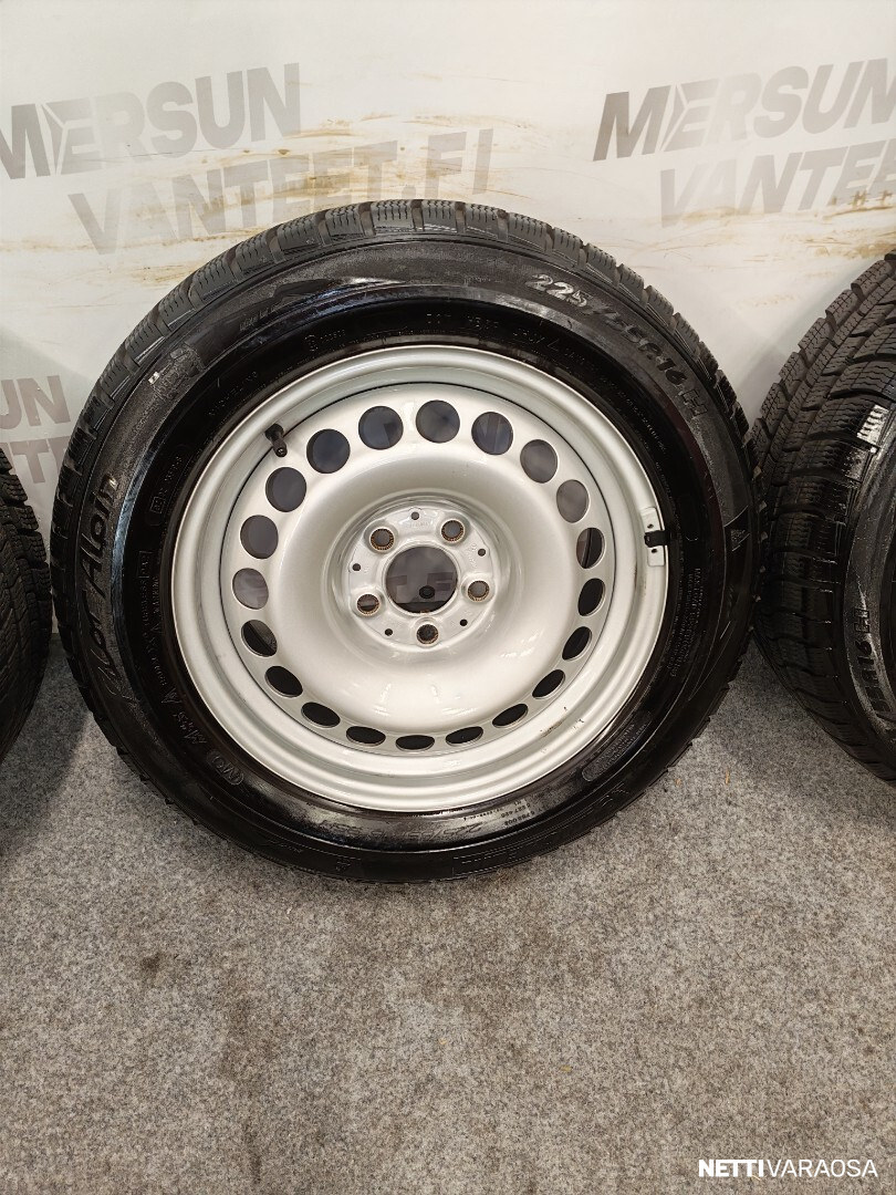 Mercedes-Benz rengassarja - W211 E sarja 16", kuva 3